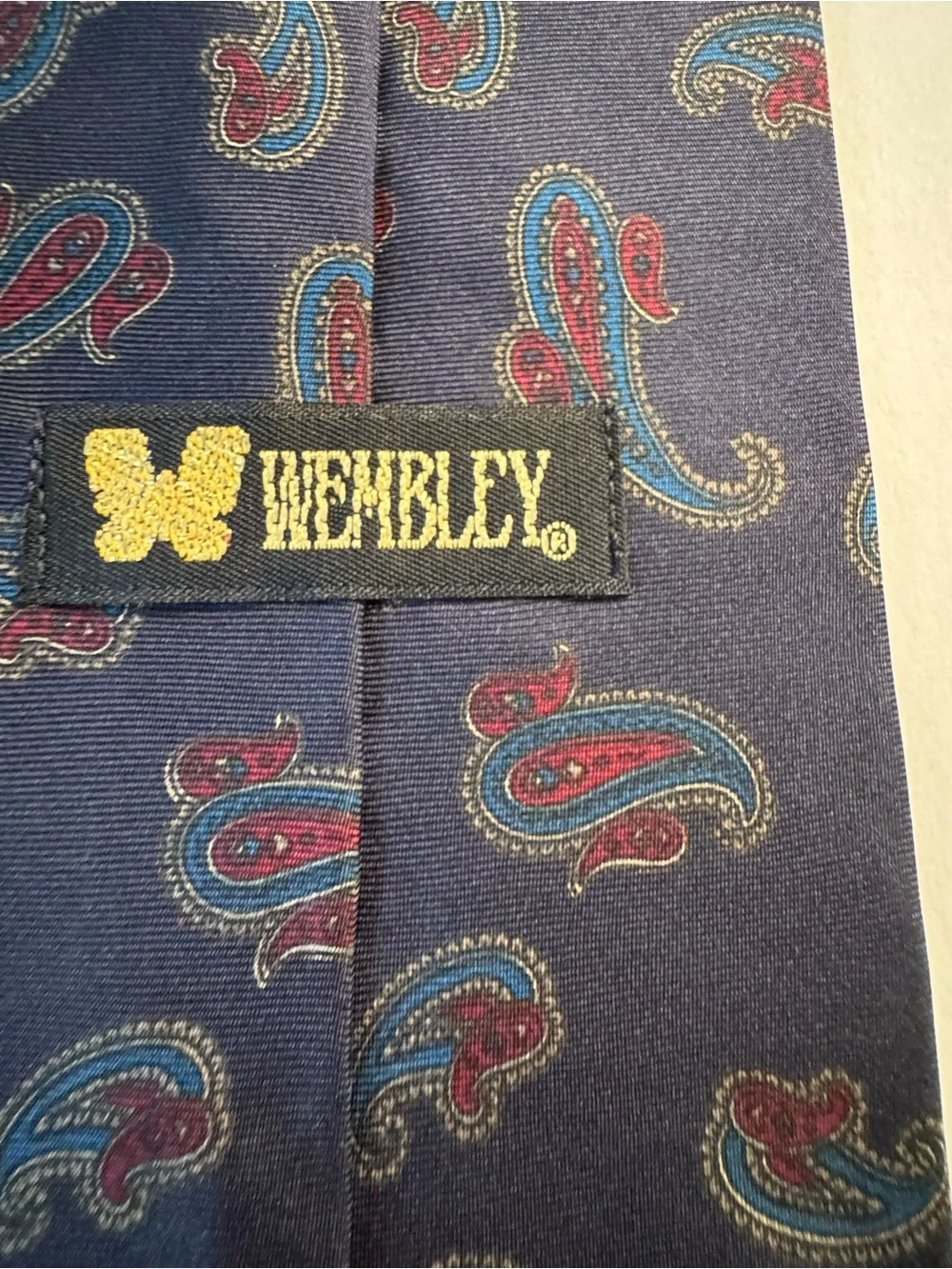 Vintage 100% silk Wembley Mens Neck Tie
